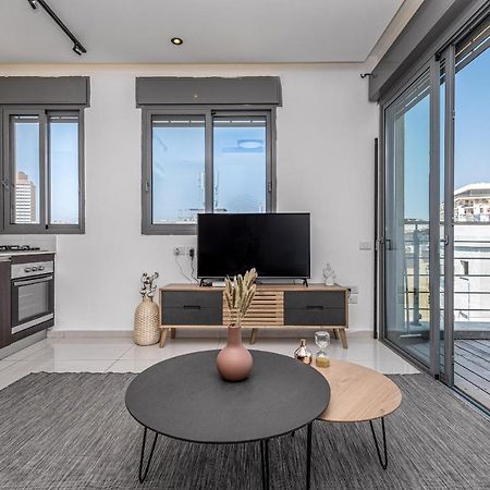 Superb 1,5 Bdr W Balcony Close To The Beach Tel Aviv Bagian luar foto