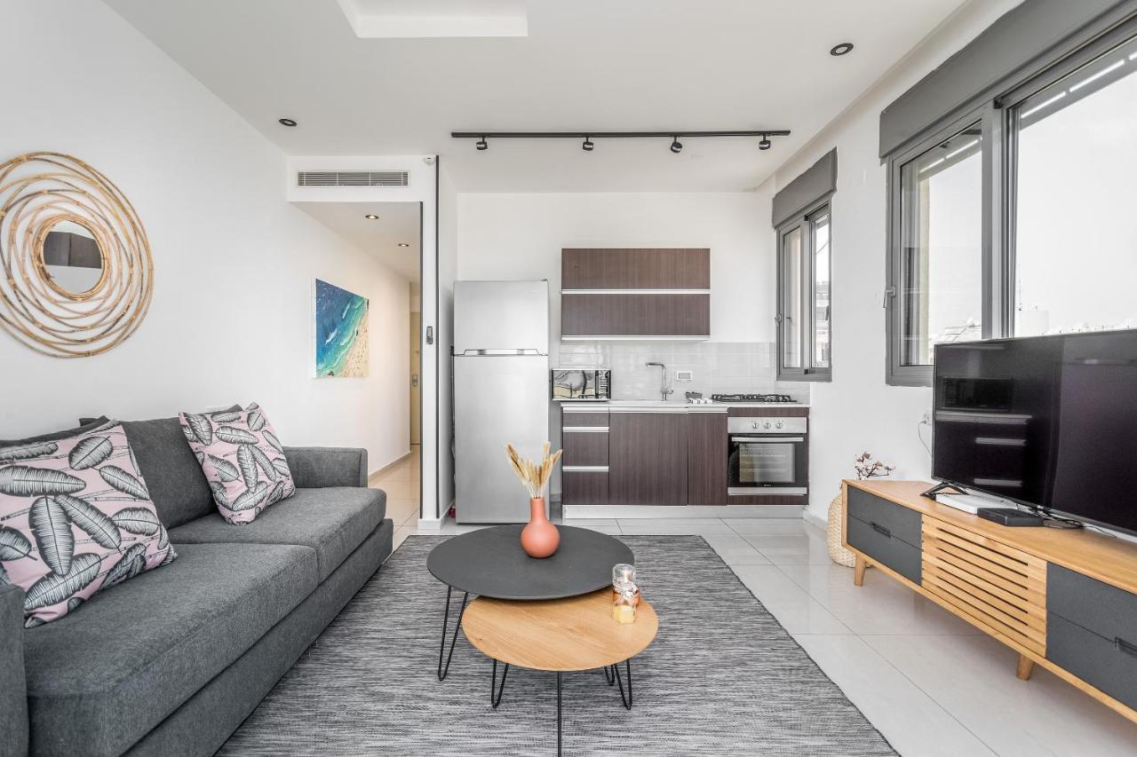 Superb 1,5 Bdr W Balcony Close To The Beach Tel Aviv Bagian luar foto